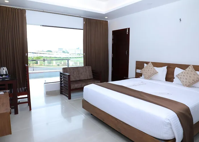 Aura Airport Hotel